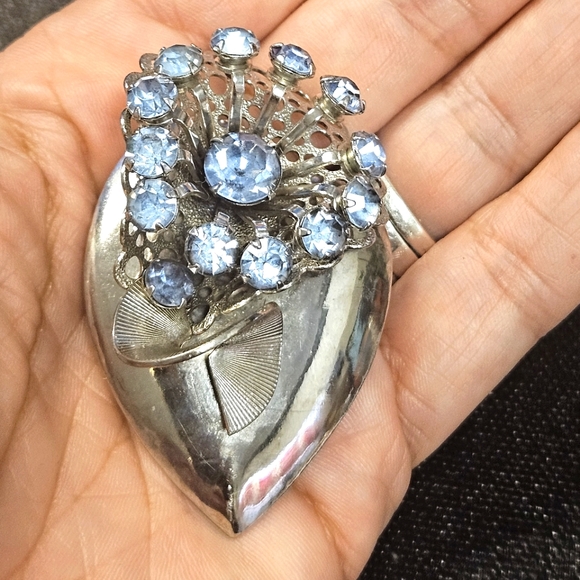 Vintage Jewelry - Vtg Art Deco Floral Light Blue Rhinestone Silver Tone Abstract Brooch Pin